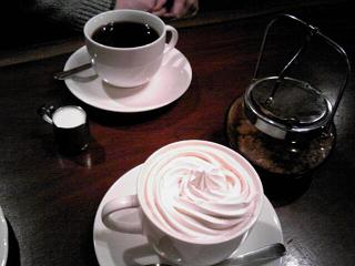 ラドリオでウインナーコーヒー.JPG