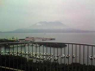 雨の桜島.JPG