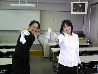 掃除してくれる2人.jpg