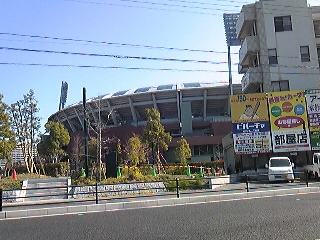 ひっそりとマツダスタジアム.jpg