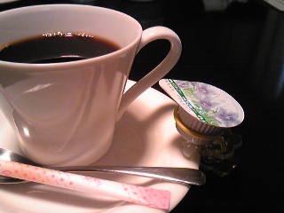コーヒーカップとミルクホルダー.jpg