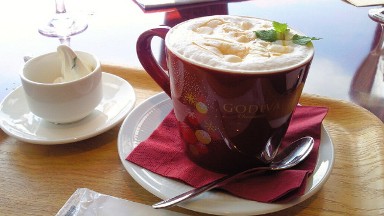 スーホルムカフェのGODIVAのショコラ.jpg