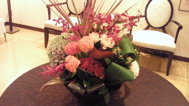 メルキュールホテル銀座東京のロビーの花.jpg
