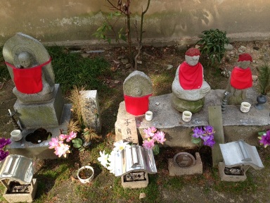 不動院の子育て地蔵.jpg