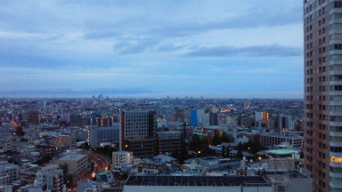 反対側の夜明け前.jpg