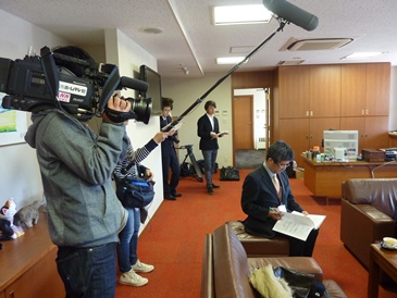 取材してくださる様子3.jpg