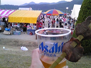 夏祭りでビールとタン.jpg