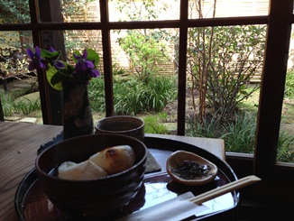 宮島のカフェでぜんざい.jpg