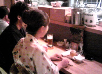 浴衣姿のおしゃれな新婚さん.jpg