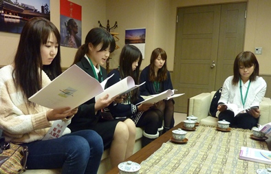 超緊張の5名.jpg