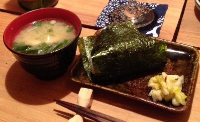 鯛の鯛のお味噌汁とおにぎり.jpg